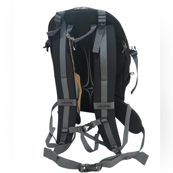 🆕 NWT ALPS Mountaineering Unisex Adult Solitude, Black/Gray, 24L - Picture 8 of 11